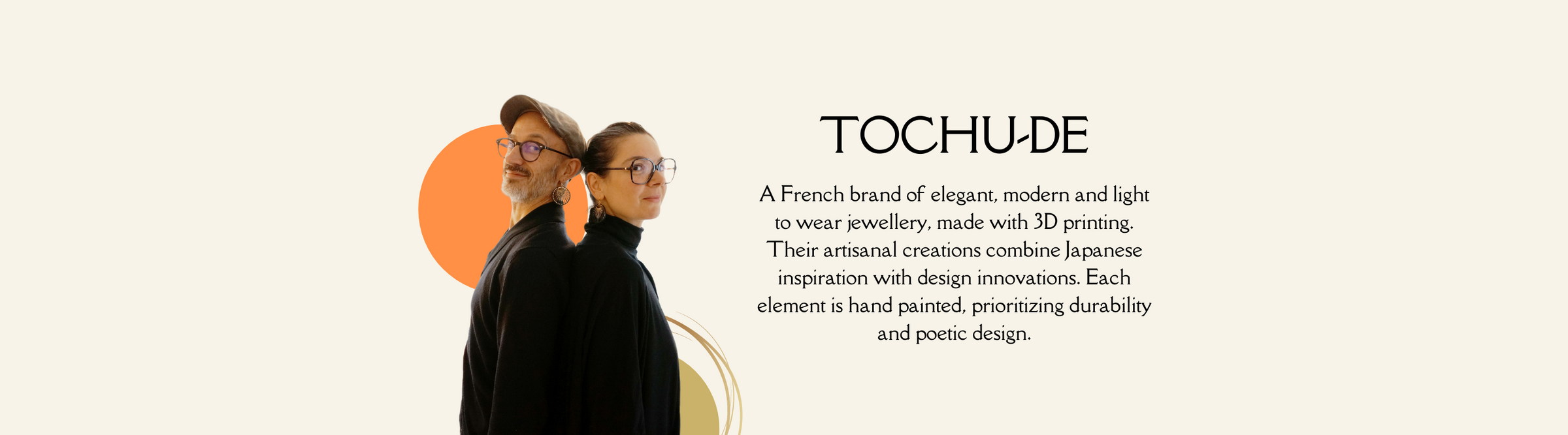 Two individuals stand back to back against a minimalist background featuring abstract shapes. The text introduces "TOCHUDE," a brand known for its elegant, light 3D-printed jewelry that blends Japanese inspiration with modern design.