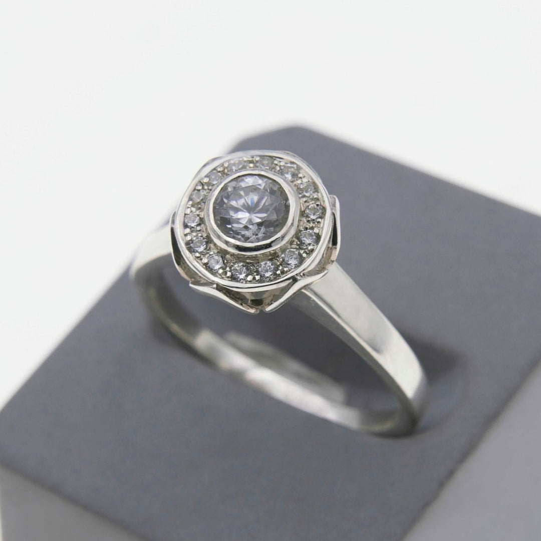 Éirne - Diamond Halo Engagement Ring