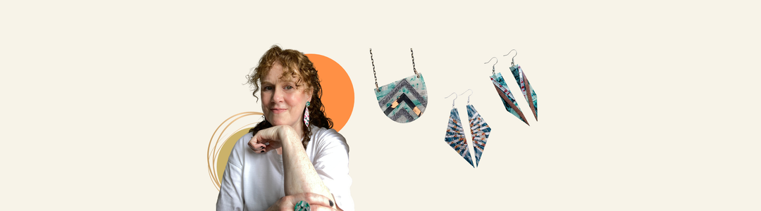 A person with curly hair rests their chin on their hand, smiling. Beside them are three pairs of geometric, colorful earrings on a plain background with an orange circle and curved lines.