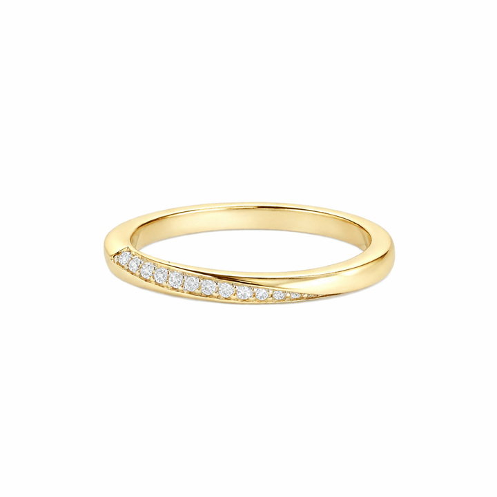 The Collective Dublin’s 2mm Square Twist Band features a modern, elegant design with a subtle twist and small, round lab-grown diamonds set along the top for a simple yet striking look.