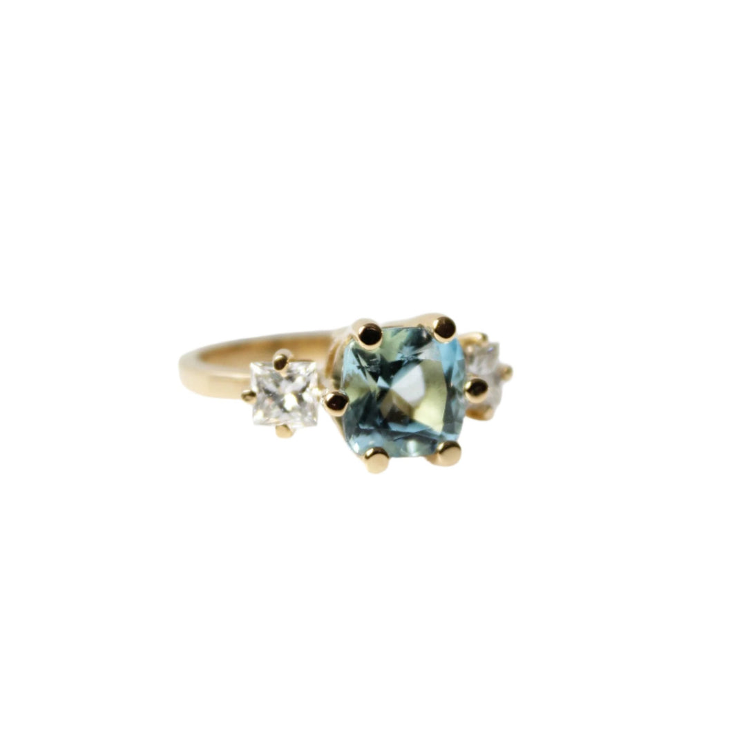 Aquamarine & Diamonds 18ct Yellow Gold Ring