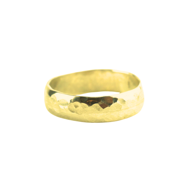 The Engravable Jewellery Engravable Simple Band Gold Plated features a shiny, hammered finish and smooth, slightly rounded surface, shown on a plain white background.