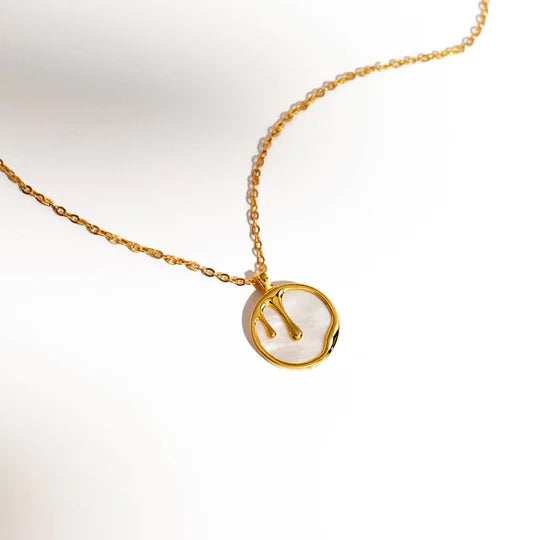 Melting Pearl Pendant Necklace Gold