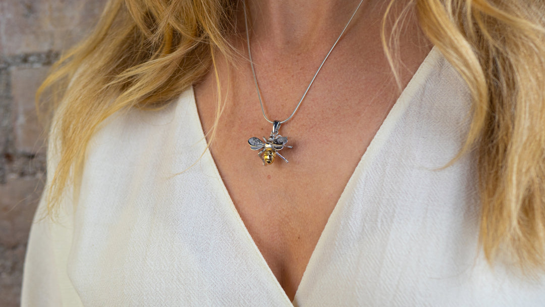 Wildlife Pendant - Large Bee With Chain