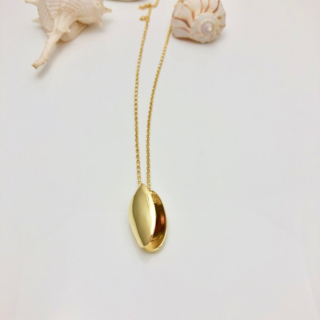Open Clam Shell Necklace With Pearl silver or gold